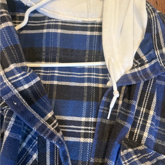 Custom made flannel - Picture 3 of 5
